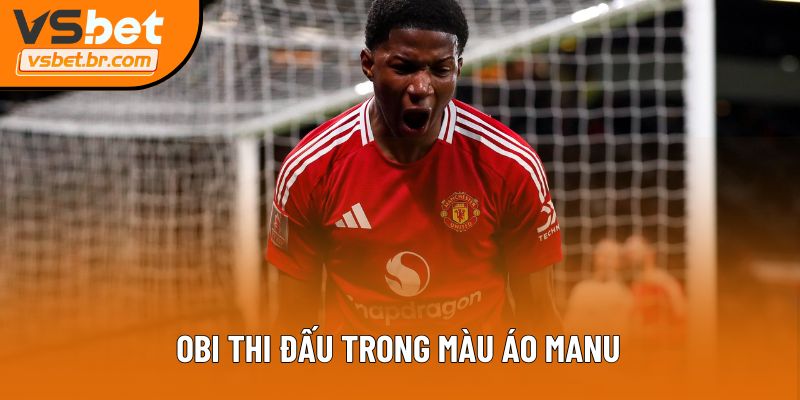 Obi thi đấu trong màu áo ManU
